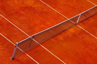 Co to jest strefa usługowa w tenisie ziemnym zwana?