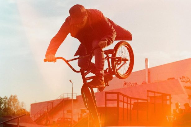 Jak przebiega letnia olimpiada w jeździe na BMX